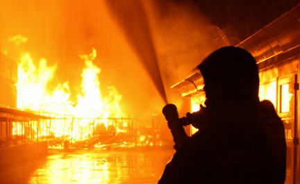 В Киеве горел Бессарабский рынок, 80 человек эвакуировали