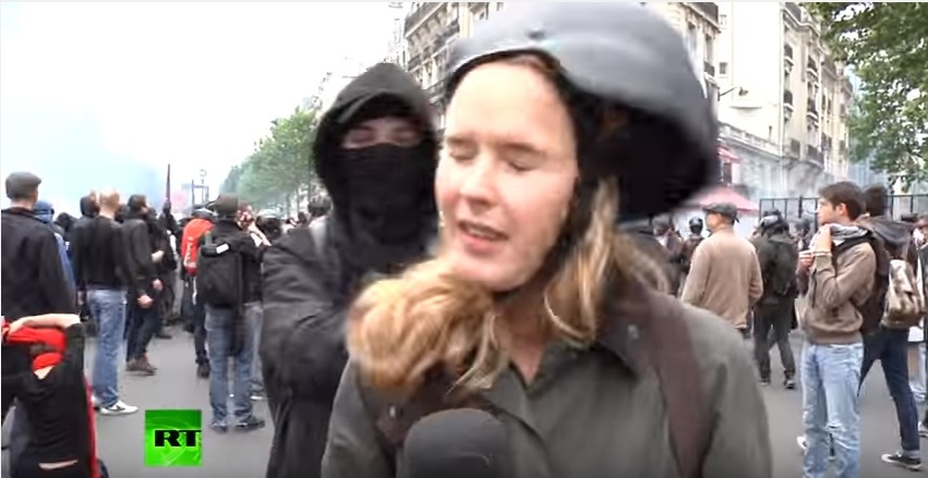 Кремлевскую пропагандистку Russia Today подзатыльником выгнали из Парижа. Видео