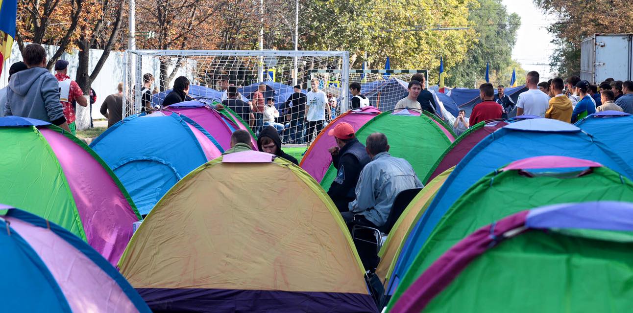 Протест в Кишиневе: митингующие создали “Народную гвардию”