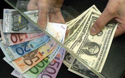 НБУ ввел запрет на выдачу валюты с помощью платежных карт