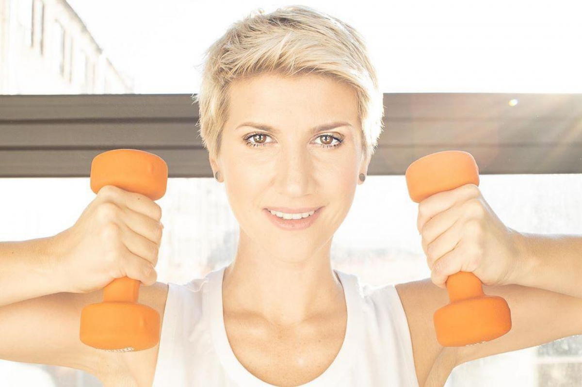 Анита Луценко поделилась домашними кардиоупражнениями: "Похудеть без зала легко!"