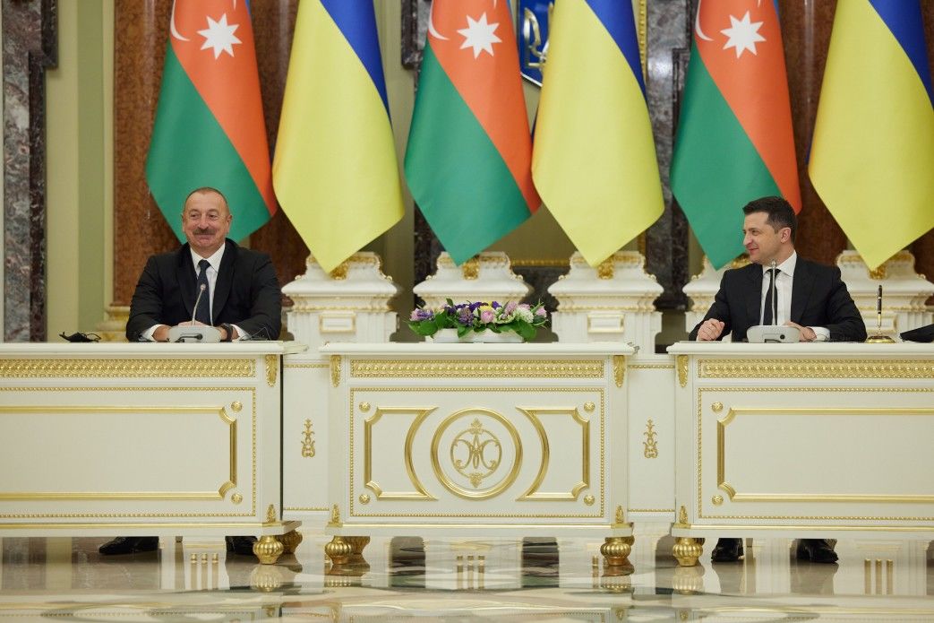 ​Зеленский подвел итоги встречи с Алиевым: Украина и Азербайджан приступили к стратегическому партнерству