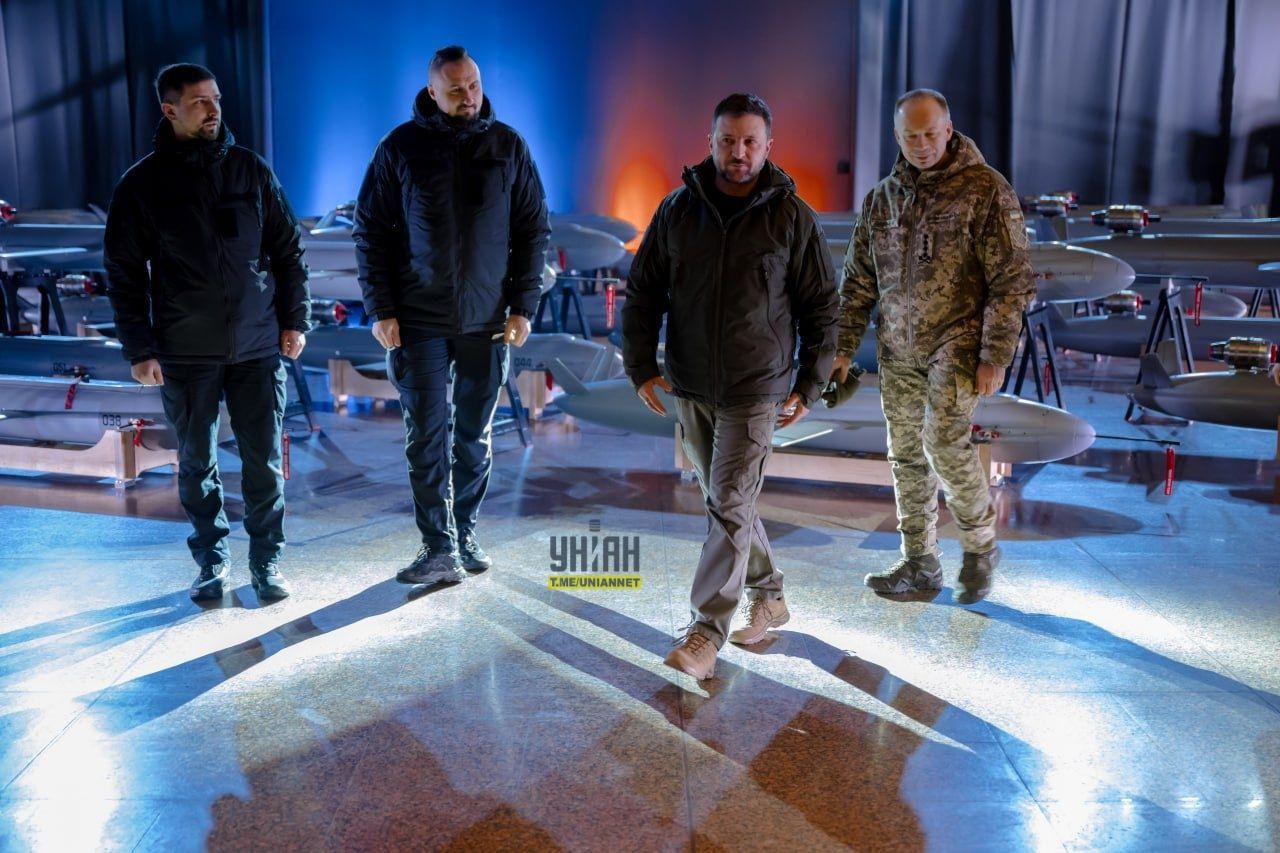 "Пекло" для ВС РФ: Зеленский рассказал о первой партии новых украинских дронов-ракет