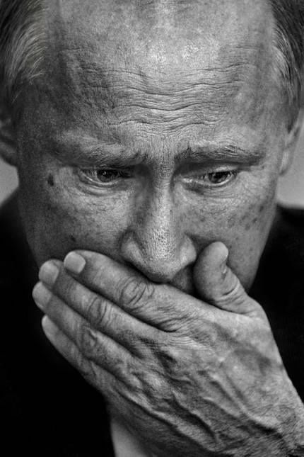 В Сеть попало фото Путина без ретуши: больной, отёкший и морщинистый 