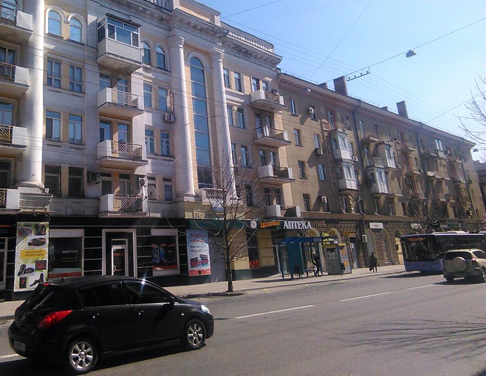 В центре Донецка слышны сильные взрывы. Обстреливают аэропорт, - соцсети