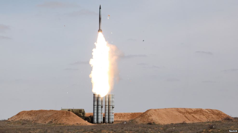 ​Российская ракета С-300, выпущенная из базы в Тартусе, поразила неизвестный объект над Средиземным морем — СМИ