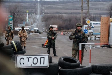 Бои в Марьинке: въезд в Донецк закрыт из-за артобстрелов