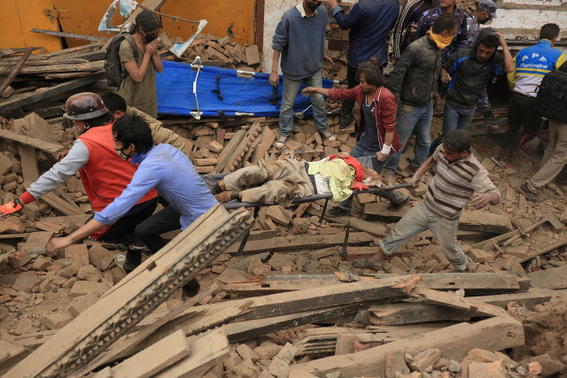 Повторное землетрясение в Непале: количество жертв превысило 130 человек