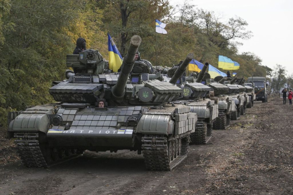 Что произодет с украинским фронтом на отрезке между Золотым и Петровским после отвода ВСУ