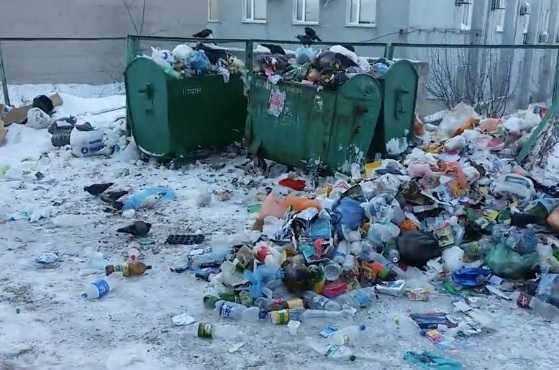 В Сети высмеяли мусорный коллапс в "ДНР": "Украинские ДРГ на мусоровозах"