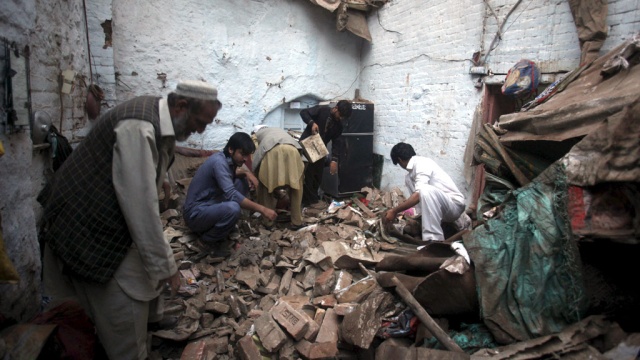 Жуткое землетрясения в Афганистане: число погибших возросло до более 330