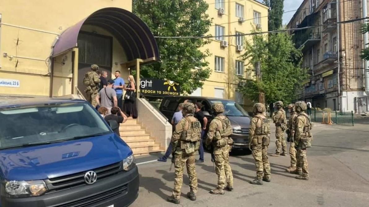 СБУ и ГБР вновь проводят обыски у Медведчука