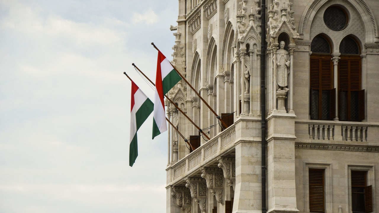 Не только нефть: Венгрия выдвинула новое требование в пользу России 