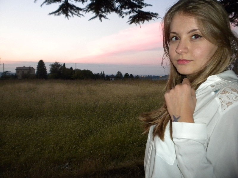 Самоубийство 19-летней украинки в Италии: парень девушки объяснил, почему Мария Искра не могла повеситься, и припомнил странное СМС от незнакомца