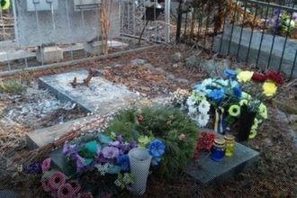МВД: Задержаны киевские вандалы, укравшие памятник с могилы писателя