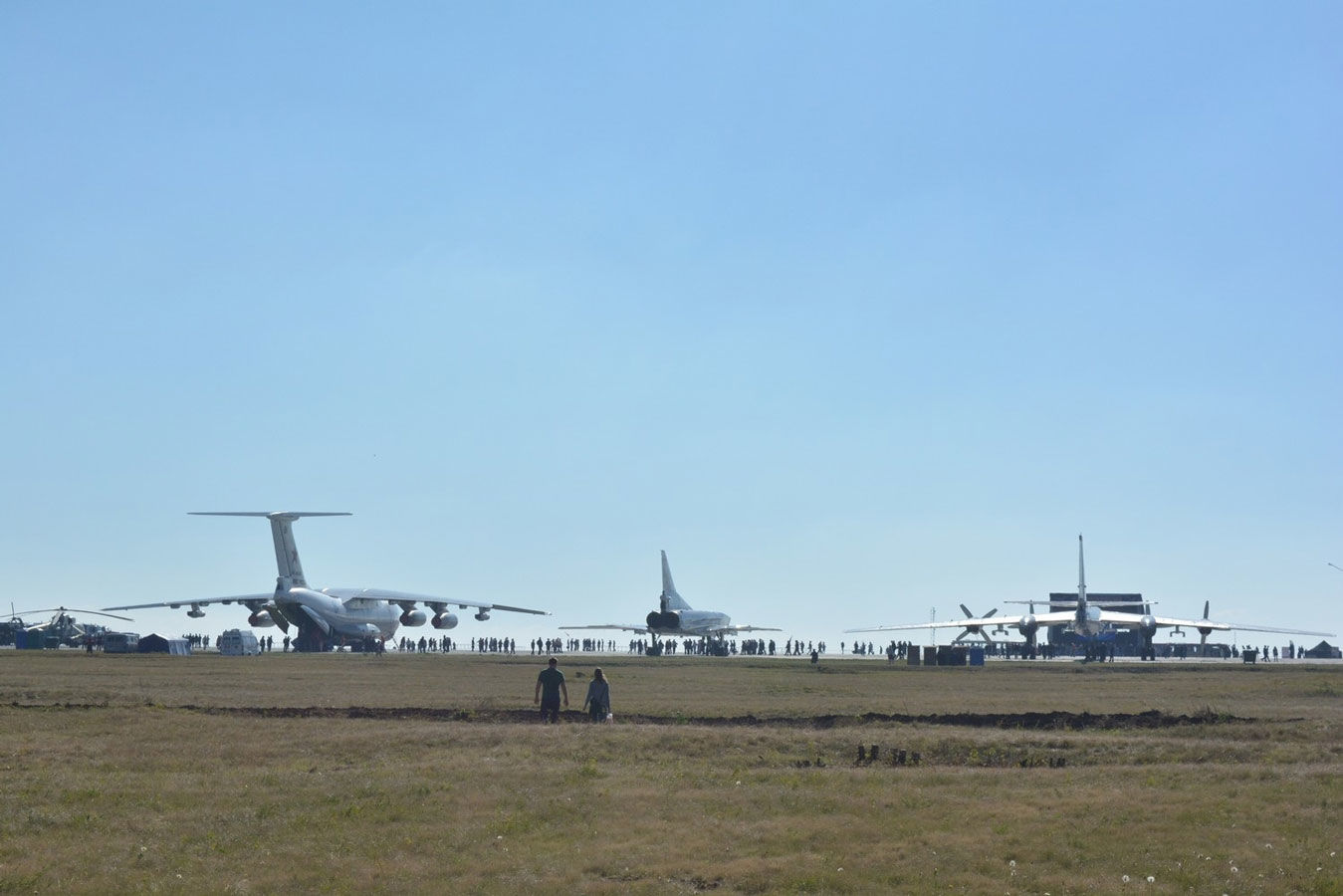 ​РФ активно перебрасывает военные самолеты на аэродром Энгельс: опубликованы спутниковые снимки