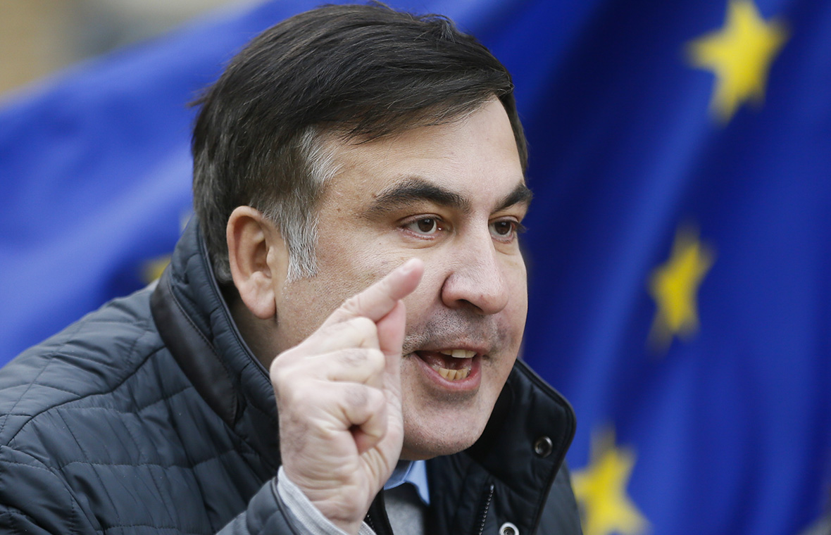 ​“Нужно было сразу с Путиным разговор выкладывать”, - Саакашвили ответил на серьезные обвинения Луценко в его работе на Кремль