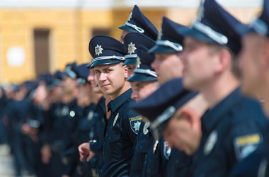 Чистки в полиции: в Киеве уволены 12 патрулей