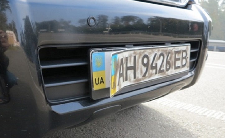 "Храбро ищут ДРГ", - в Сети жалуются, что боевики "ДНР" устроили "шмон машин" с украинскими номерами в Донецке