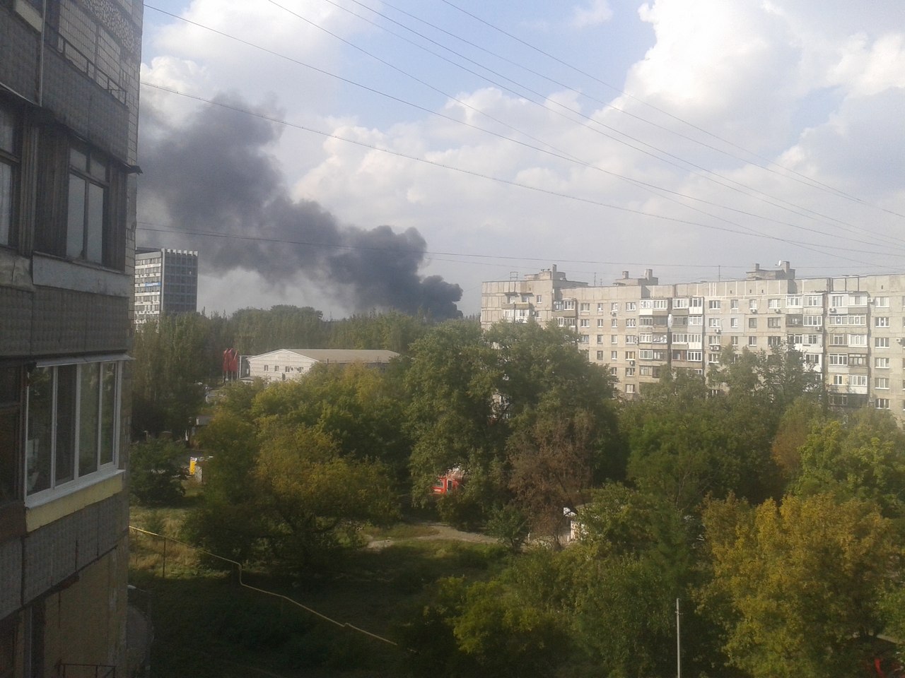 Ужасное воскресенье в Донецке: попадание в завод "Точмаш", бомбежки магазинов и Киевского исполкома