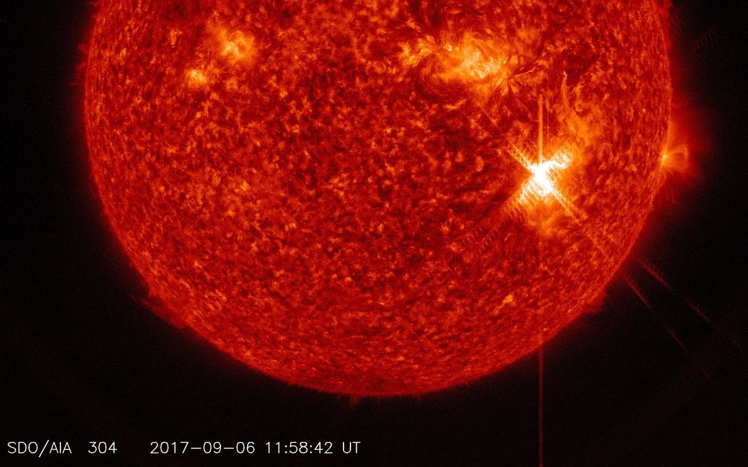 На Солнце произошла мощнейшая за 12 лет вспышка - уже завтра жители нашей планеты ощутят на себе ее последствия: ученые шокировали новым прогнозом - кадры