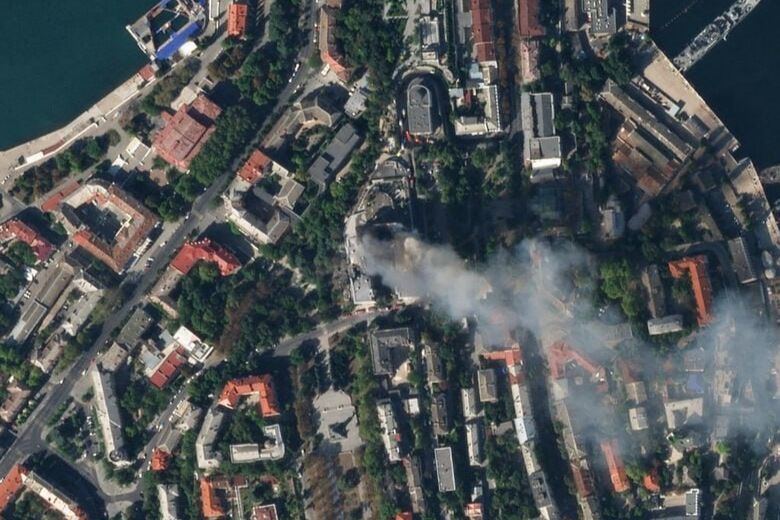 ​"Бавовну" в штабе ЧФ в Севастополе было видно из космоса: спутниковые снимки показали масштаб разрушений