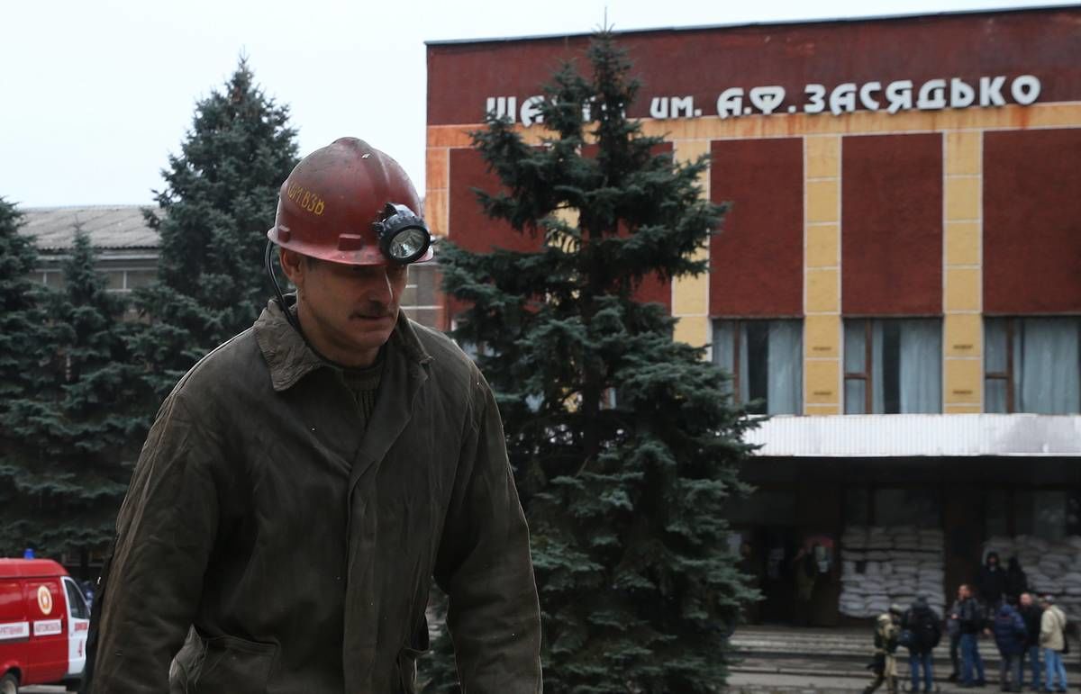 Беспилотник ВСУ "поймал" стрельбу артиллерии "ДНР" с территории шахты им.Засядько в Донецке