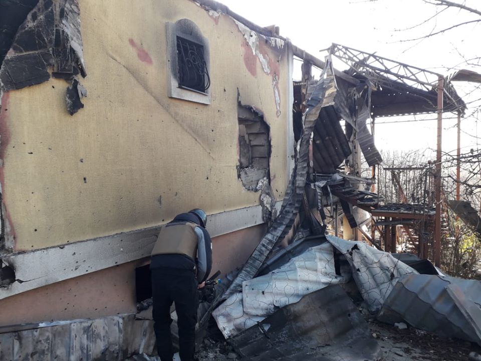 Боевики "ДНР" разрушили дом мирных жителей вблизи Авдеевки