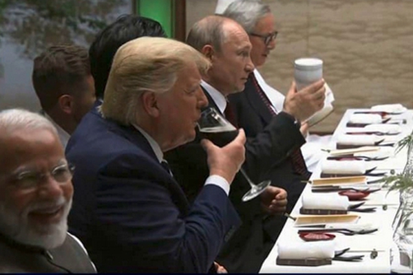 Путин на ужине G20 в Осаке поразил мир выходкой - президент РФ показал, что напуган до смерти