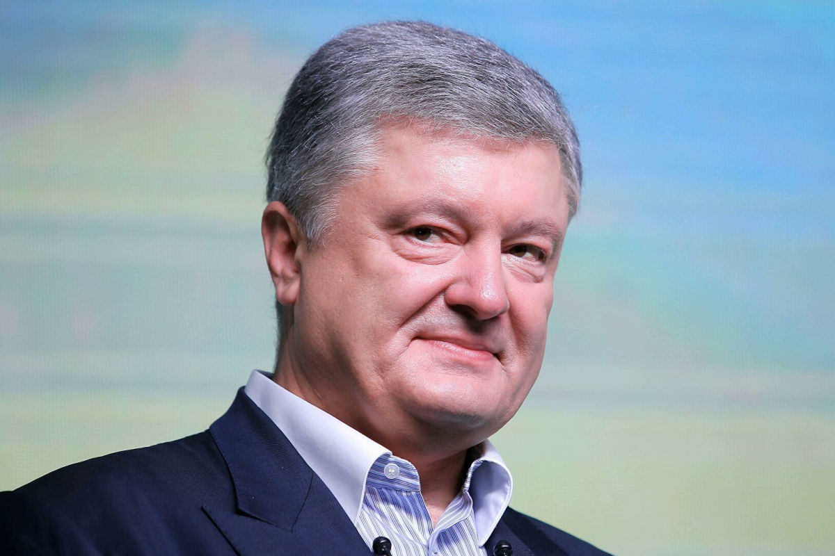 ​Порошенко в преддверии "Евровидения" сравнил Go_A с Русланой и Джамалой: "Зажигают"