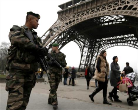 В Париж будут отправлены дополнительные полтысячи французских военных