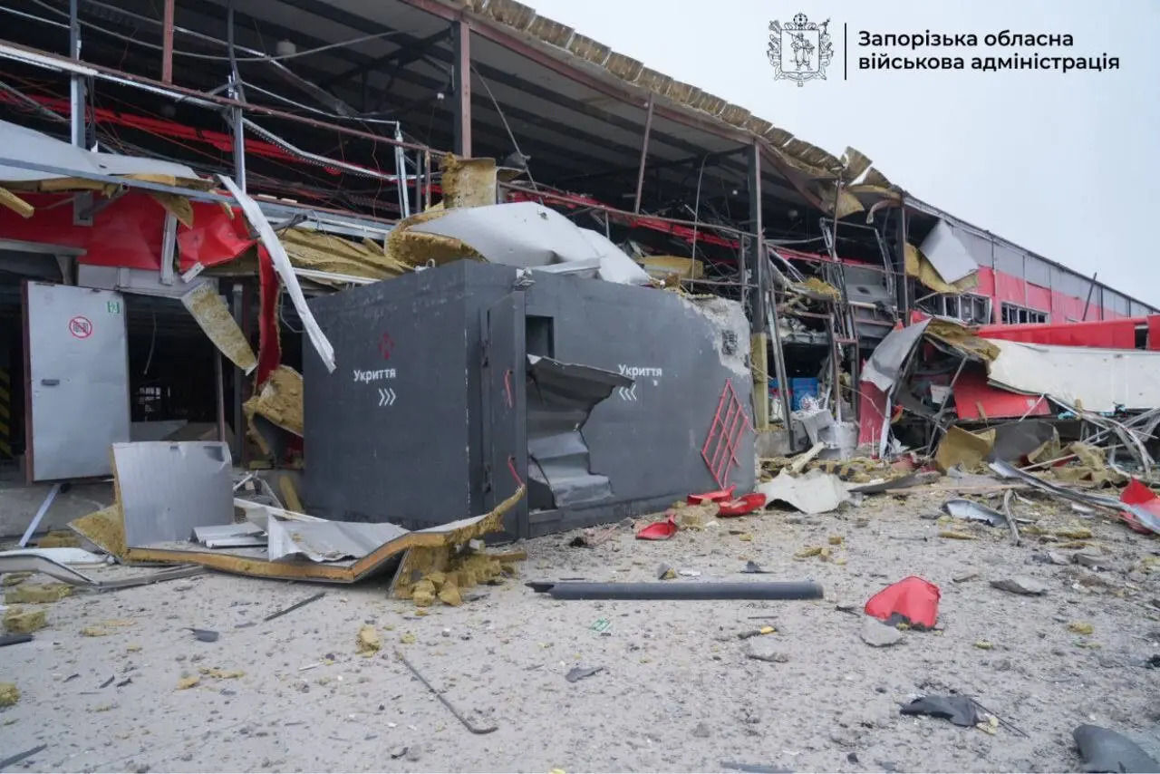 Армия РФ нанесла удар по "Новой почте" в Запорожье – много пострадавших