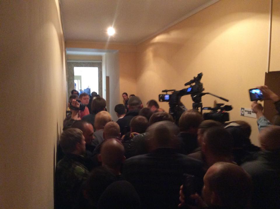 Ляшко выбросил в мусорный бак чиновника Кировограда