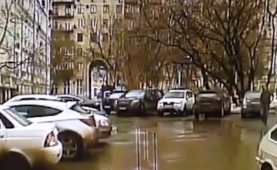 Опубликовано видео с камер наблюдения, на котором зафиксированы убийцы Немцова