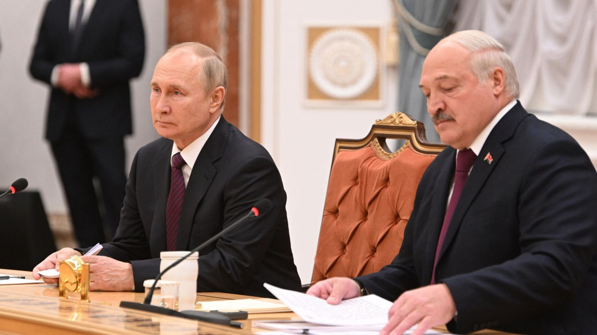 Лукашенко спустя четыре дня после встречи с Путиным в Минске летит в РФ: что известно