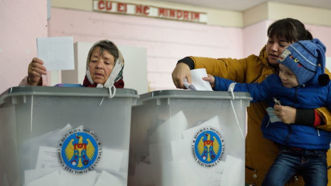 В ЕС огромный поток молдаван, желающих голосовать: в Лондоне на выборах президента Молдовы закончились бюллетени