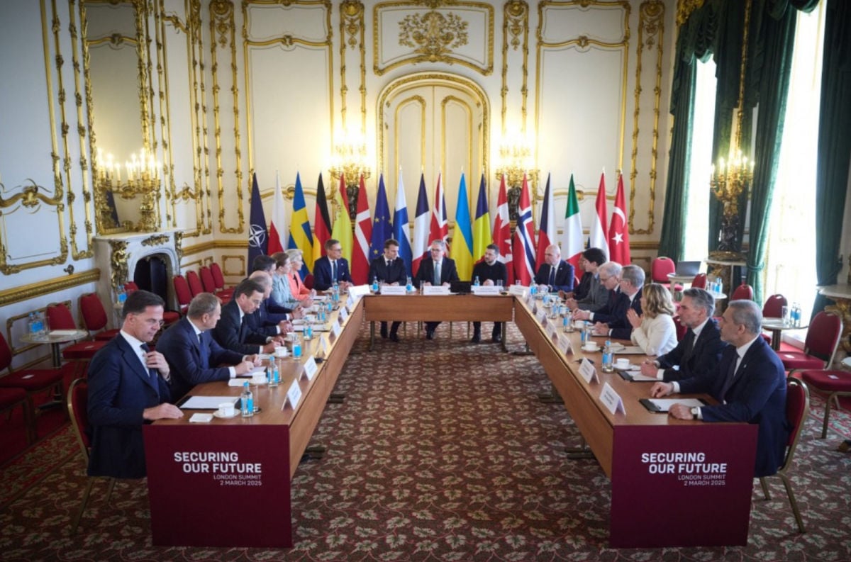 У Макрона появился сторонник среди лидеров ЕС в призывах к диалогу с Путиным 