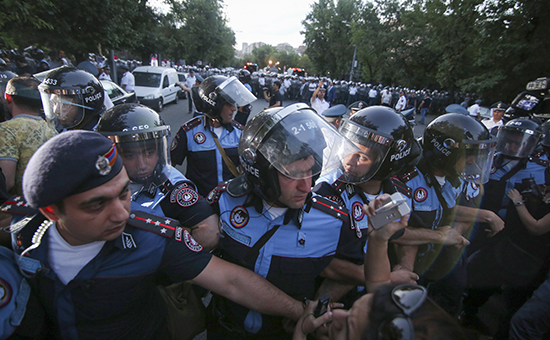 Полиция не намерена разгонять Майдан в центре Еревана