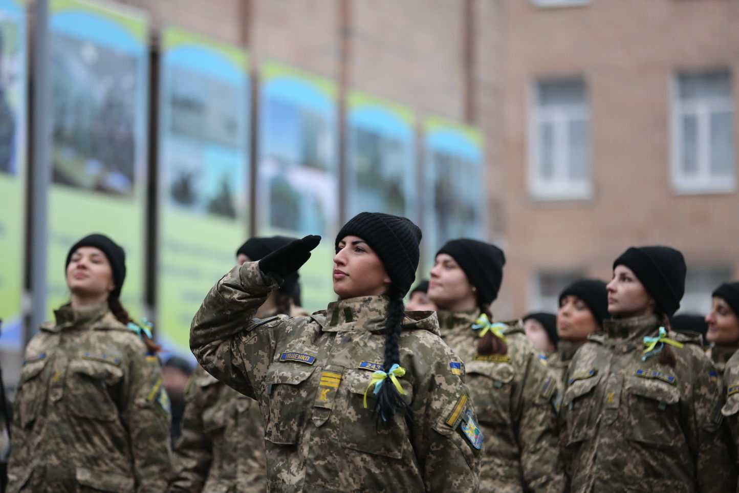 Українкам не варто поспішати ставати на військовий облік: у Міноборони озвучили причину