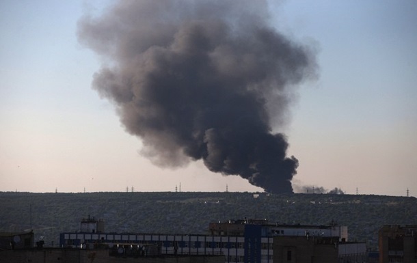 Пожар в Сватово: ночью зафиксировали шесть новых взрывов