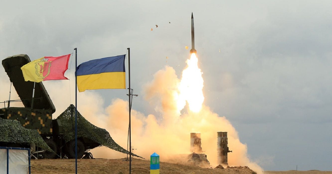 Беспилотник ВС Украины Bayraktar TB2 зафиксировал попадание зенитной ракеты в цель