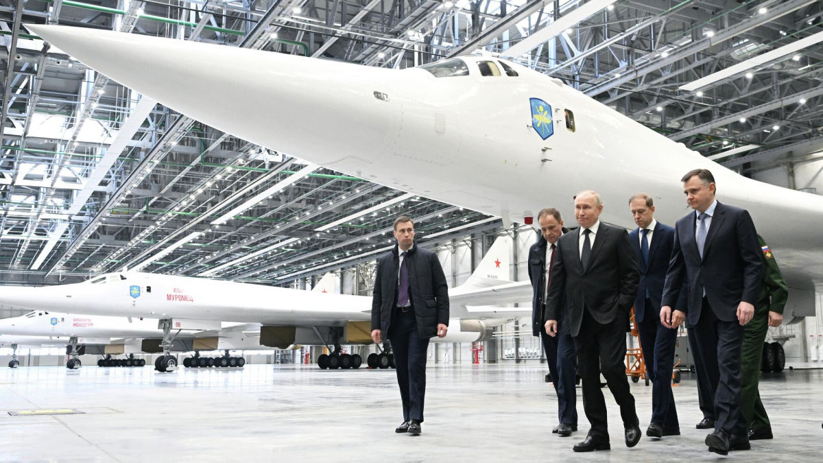 Путин недавно мог разбиться на неисправном ТУ-160М - СМИ узнали, что его спасло 