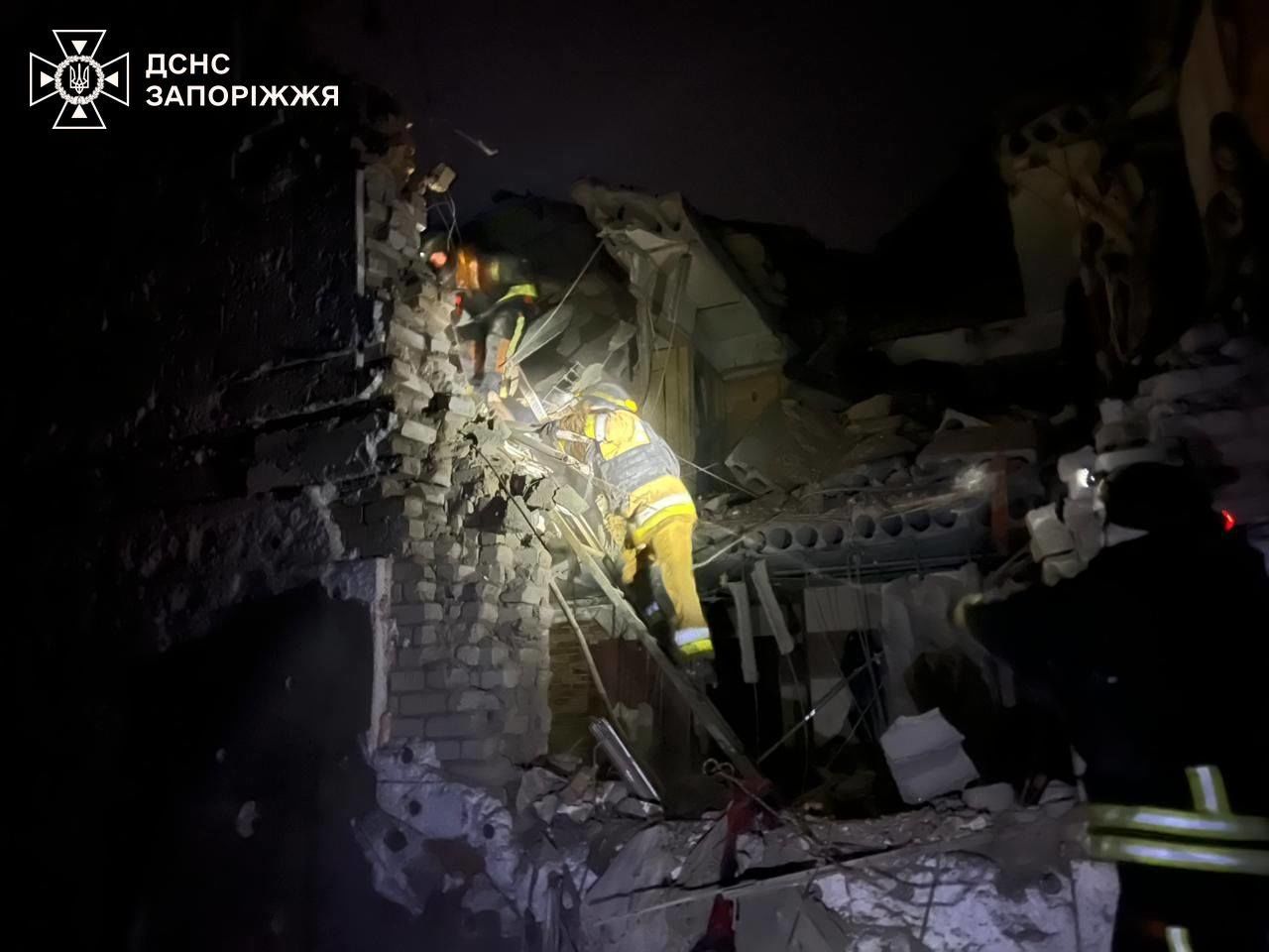 Последствия атаки РФ по Украине: есть погибшие и раненые, среди них ребенок, под завалами дома ищут людей