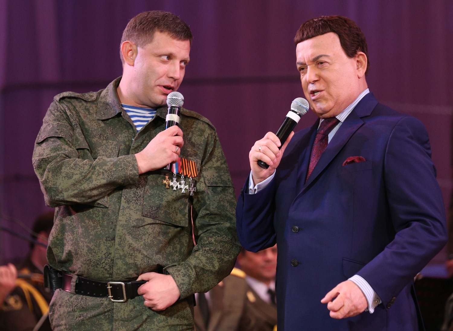 Утомил кураторов: политолог Суворов озвучил несколько версий ликвидации главаря "ДНР" Захарченко в Донецке