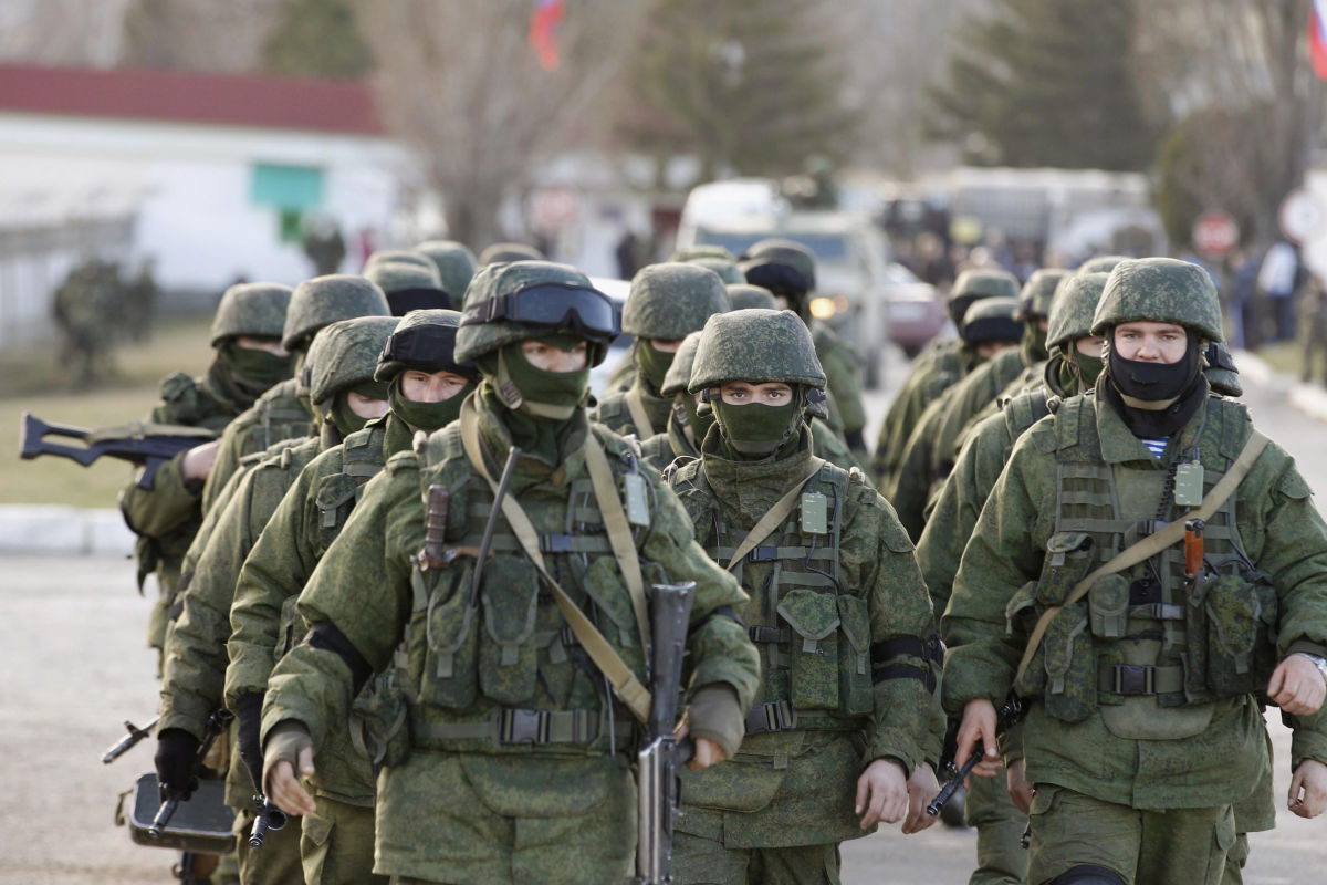 РФ явно починає щось недобре: розвідка заявила про вагому концентрацію військ РФ біля кордонів України 