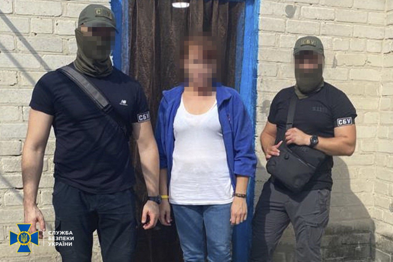 Предала и мужа, и Украину: СБУ поймала женщину, сливавшую РФ информацию о ВСУ и муже-военном