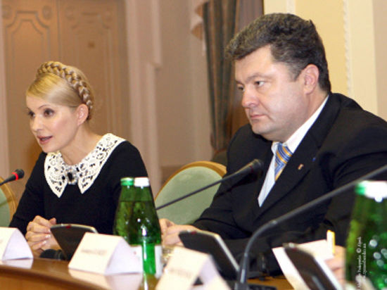 СМИ: Тимошенко начала кампанию против  коалиции и "Блока Порошенко" с целью пролезть в премьеры