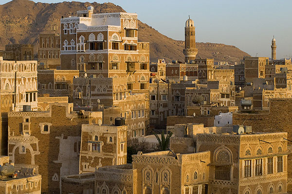 Ужасающие последствия теракта в Йемене: среди погибших мэр города