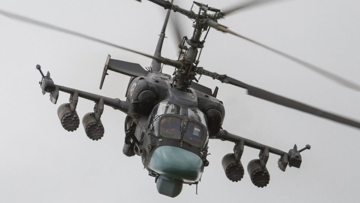 ​Украинские зенитчики снова "приземлили" вражеский Ка-52, преподнеся подарок на День Независимости