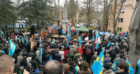 Этнические венгры собрались на митинг и потребовали автономию в составе Румынии